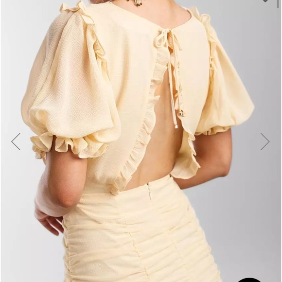 Buckle cream puff sleeve smocked dress size small - Picture 4 of 6